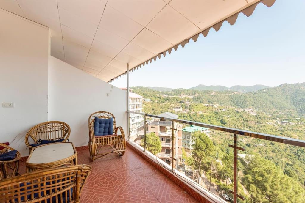 Kasauli Edge Apt With Balcony Экстерьер фото