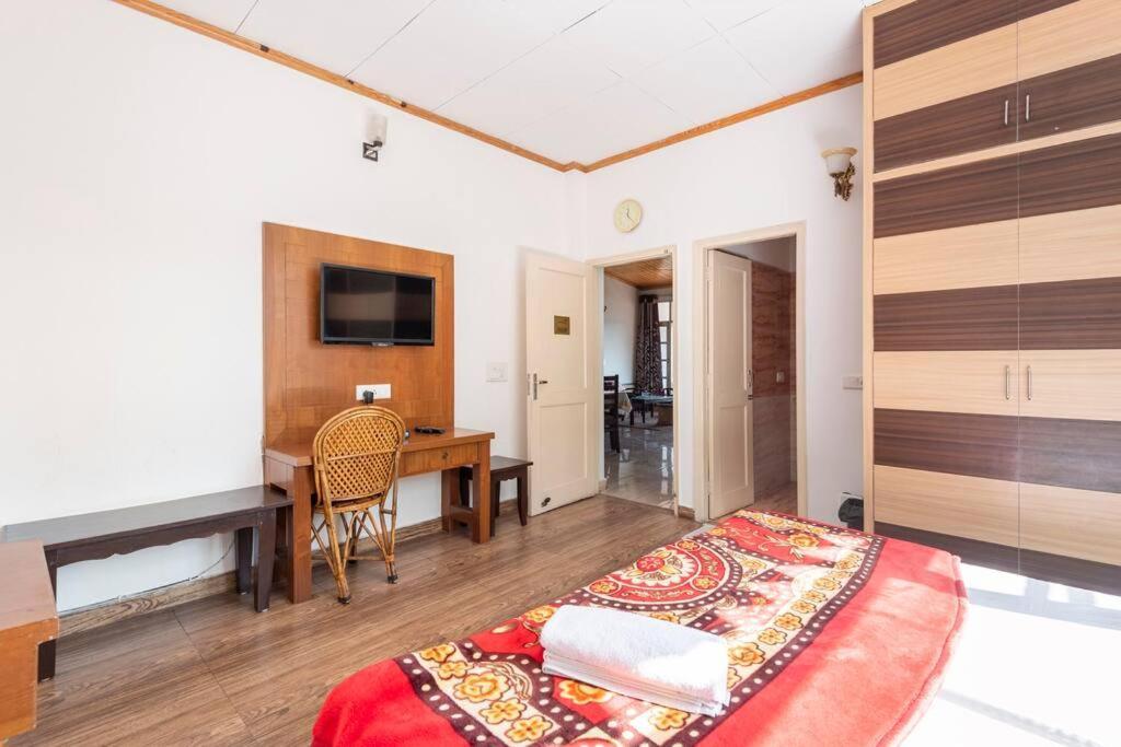 Kasauli Edge Apt With Balcony Экстерьер фото