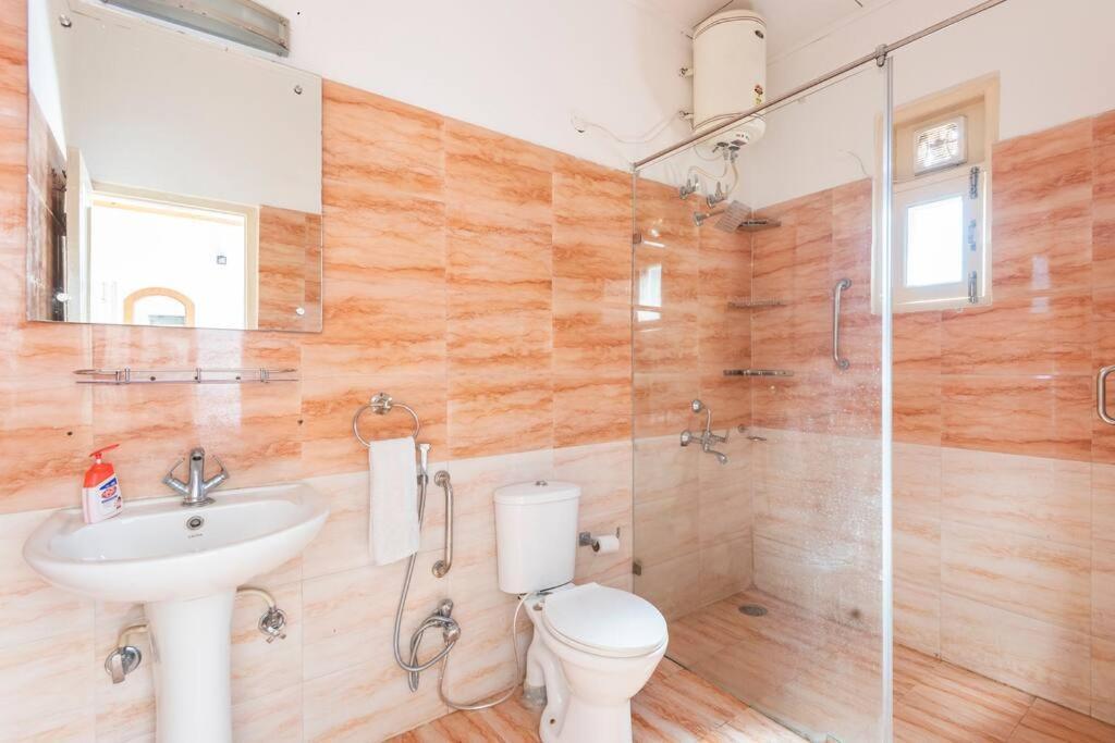 Kasauli Edge Apt With Balcony Экстерьер фото