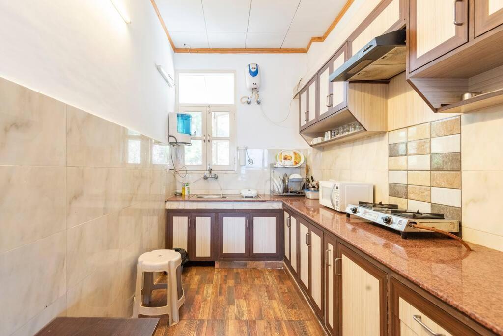 Kasauli Edge Apt With Balcony Экстерьер фото