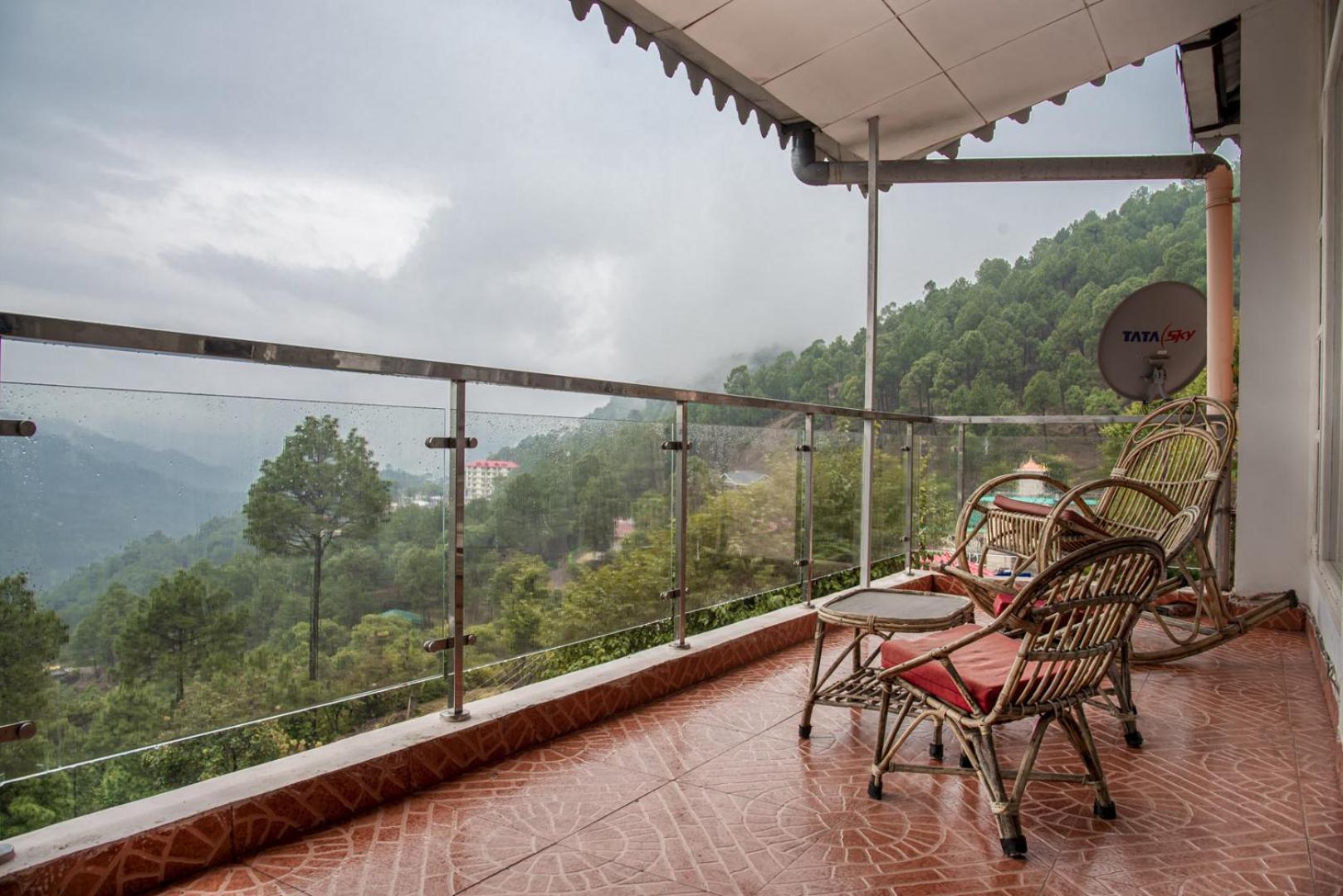 Kasauli Edge Apt With Balcony Экстерьер фото